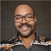 Profesor de inglés de la enseñanza media y básica. Con